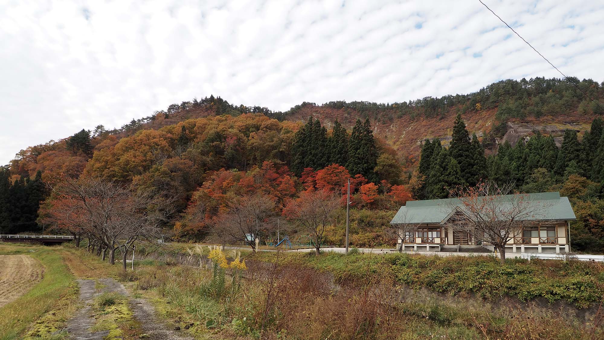 ・山々が色付く季節。紅葉もお楽しみいただけます。