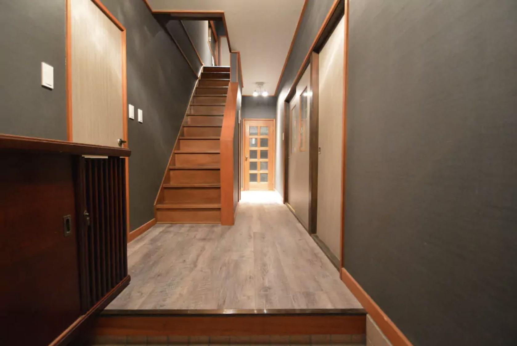 【河口湖駅徒歩10分】プライベートサウナ＆ジャグジー付き！一軒家4LDKを貸し切り（ペット可）