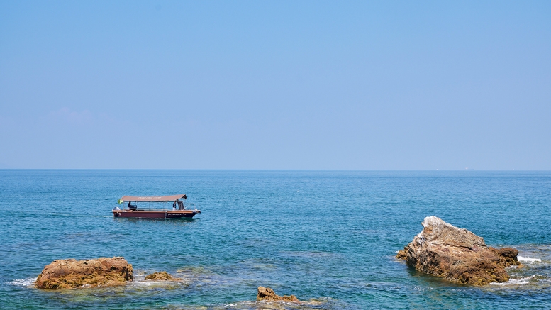 【早期予約＆1日2組限定】グラスボートクルージング体験＆グループホテルディナー付宿泊プラン★軽朝食付