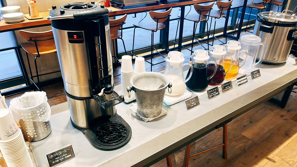 ■朝食ビュッフェ、ドリンクコーナー