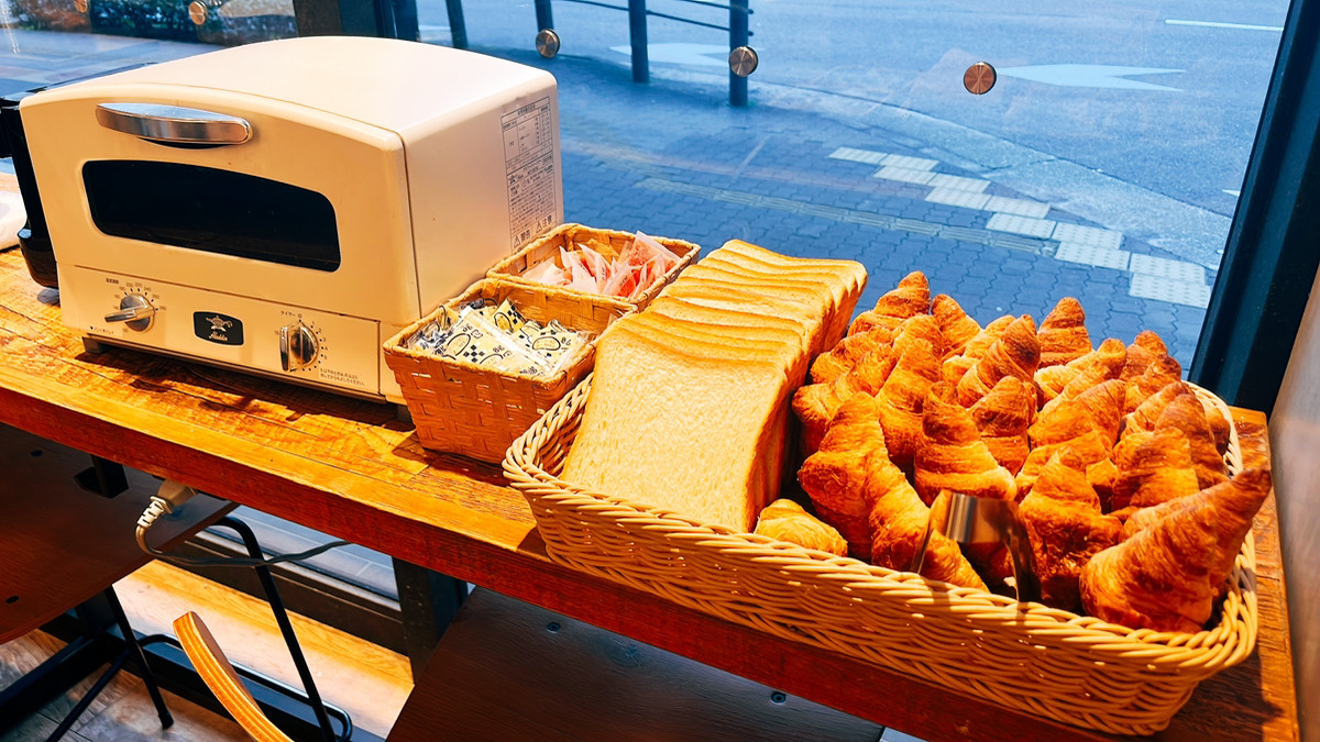 ■朝食ビュッフェ（パンの種類は不定期で入れ替わります）