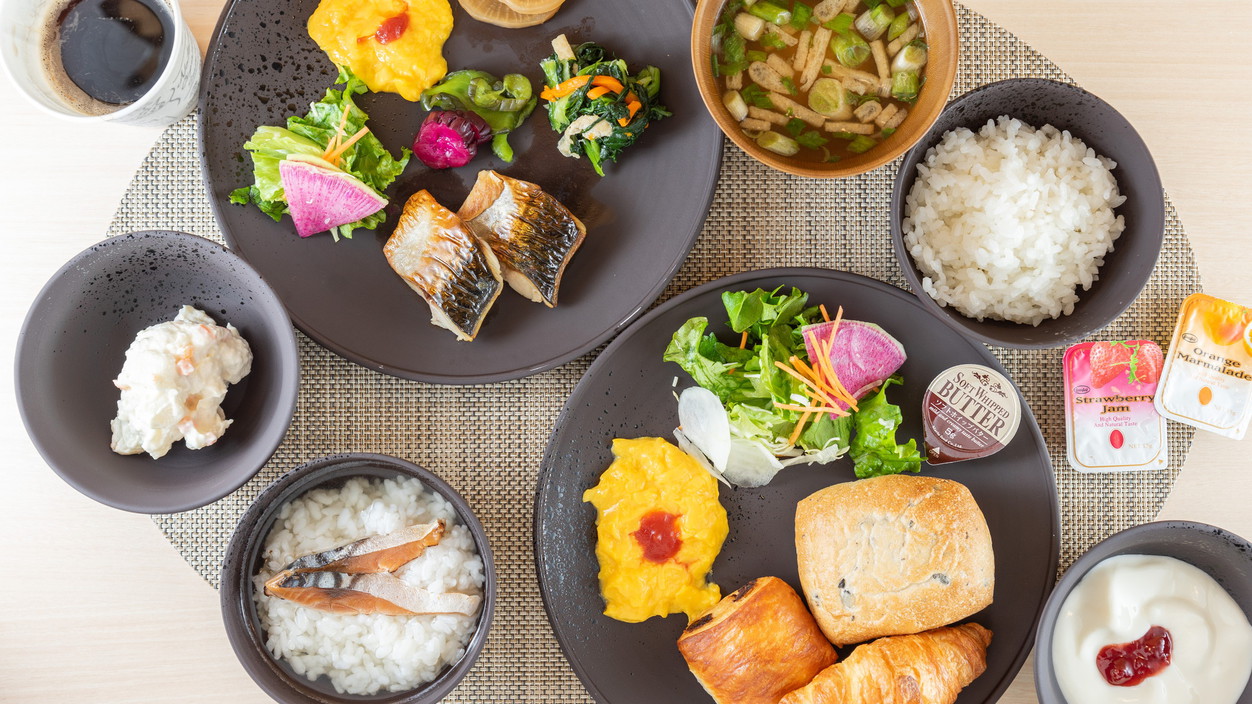 おかずは日替わり！和食派の方にも洋食派の方にもご満足いただける、豊富なラインナップです♪