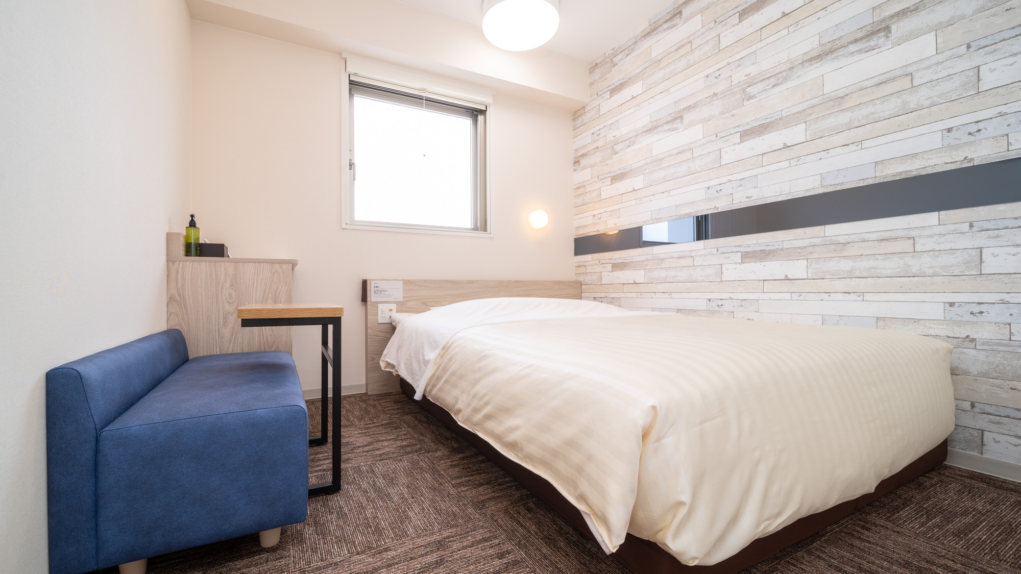 大画面スクリーン,ベッドサイズ150㎝幅※TVはございません