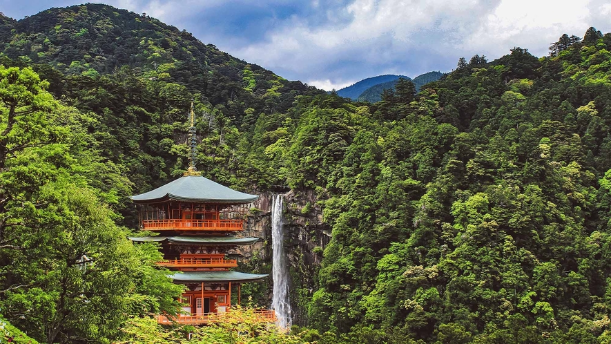 ・【周辺】落差日本一の「那智の滝」