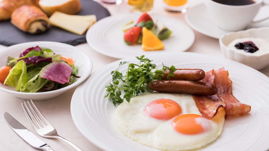 【朝食】オープンキッチンの出来立てメニューが楽しめる朝食ブッフェ