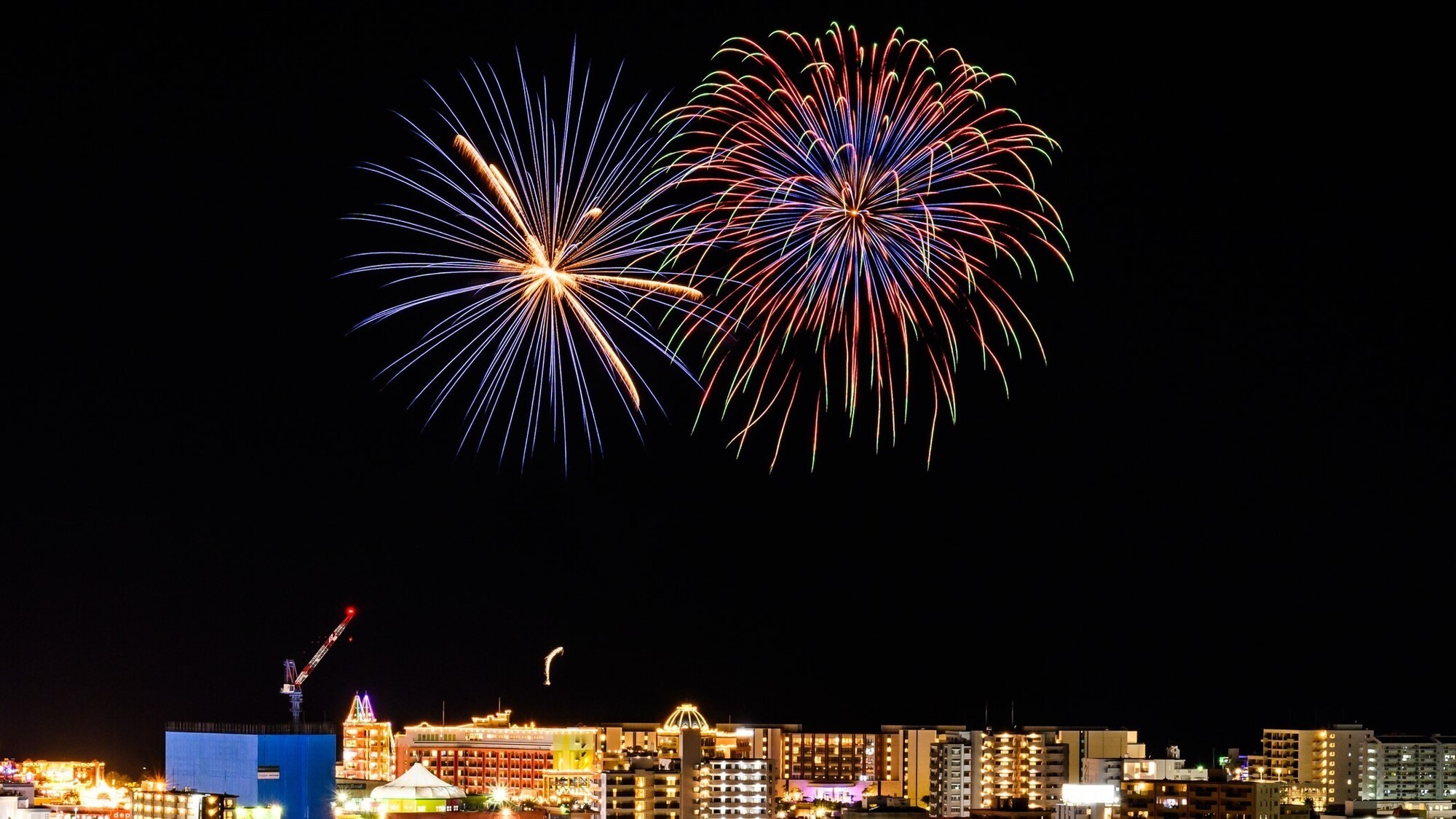 北谷町の花火（毎週土曜日）