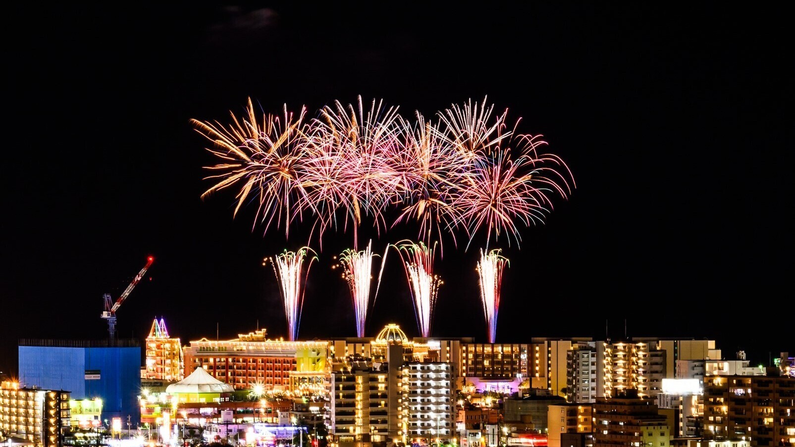 北谷町の花火（毎週土曜日）