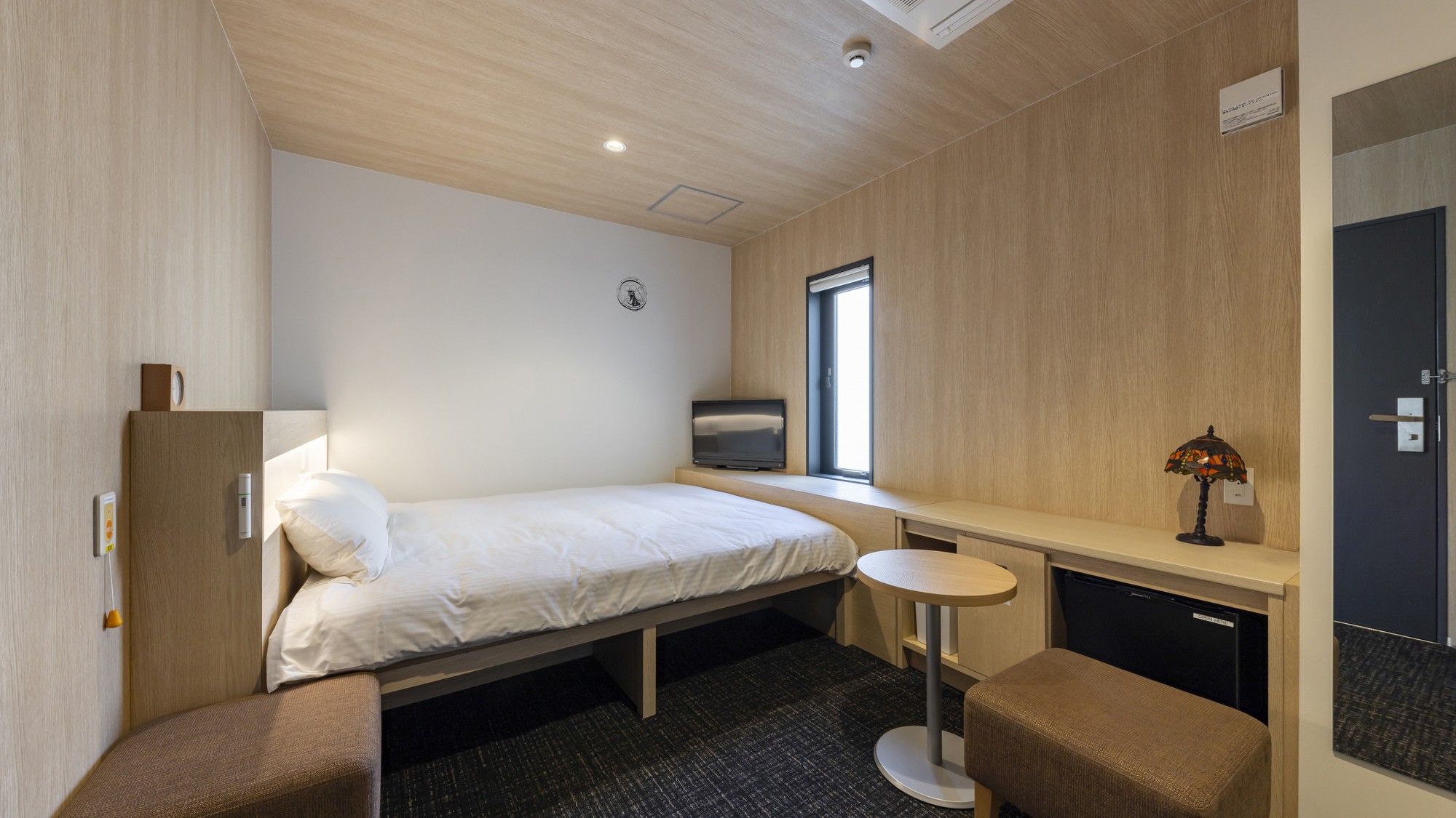 ユニバーサルクイーンルーム（テレビ付き）