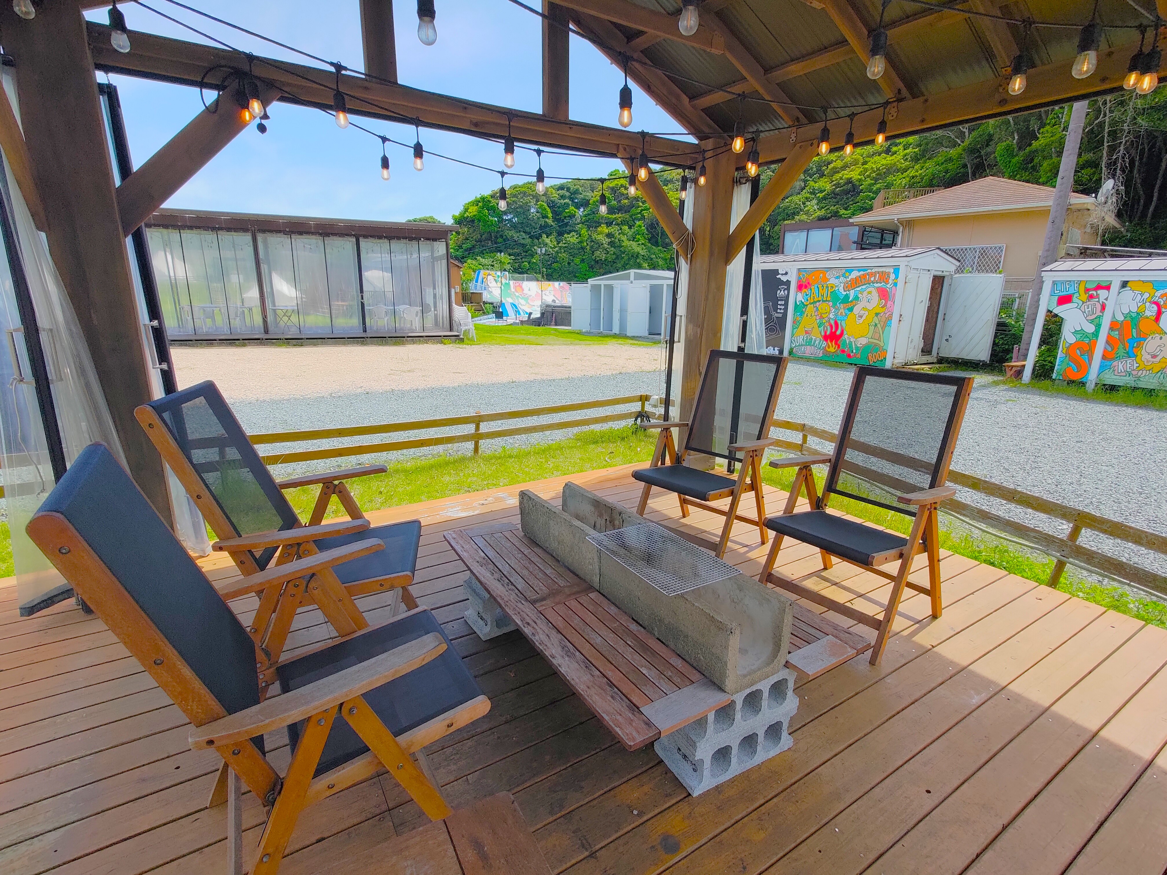 プライベートパーゴラ付きラグジュアリーテントのBBQ会場