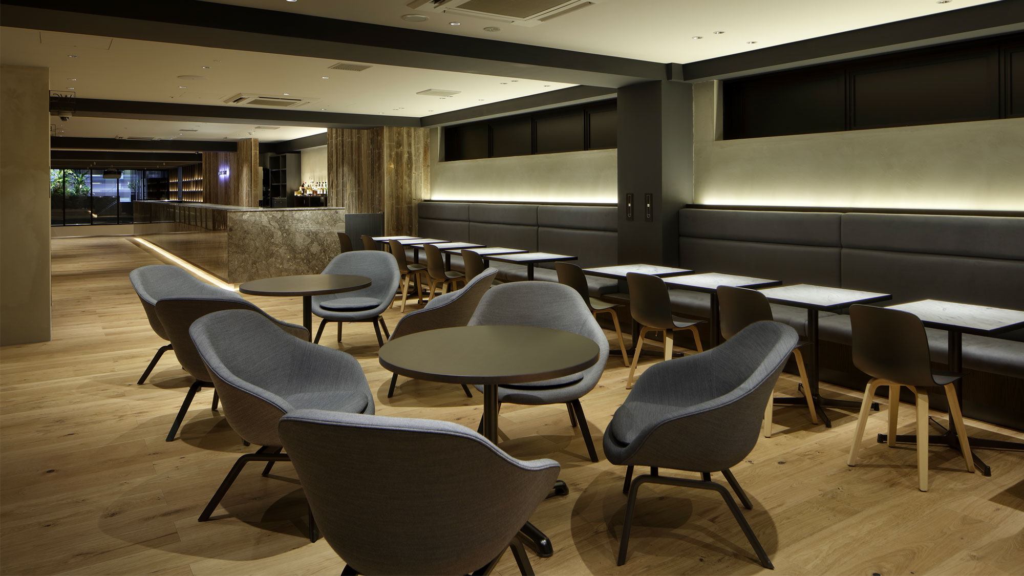 カフェラウンジ