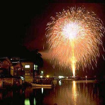 8月の最終土曜日に催される「伊根花火」。伊根町最大のイベントです♪