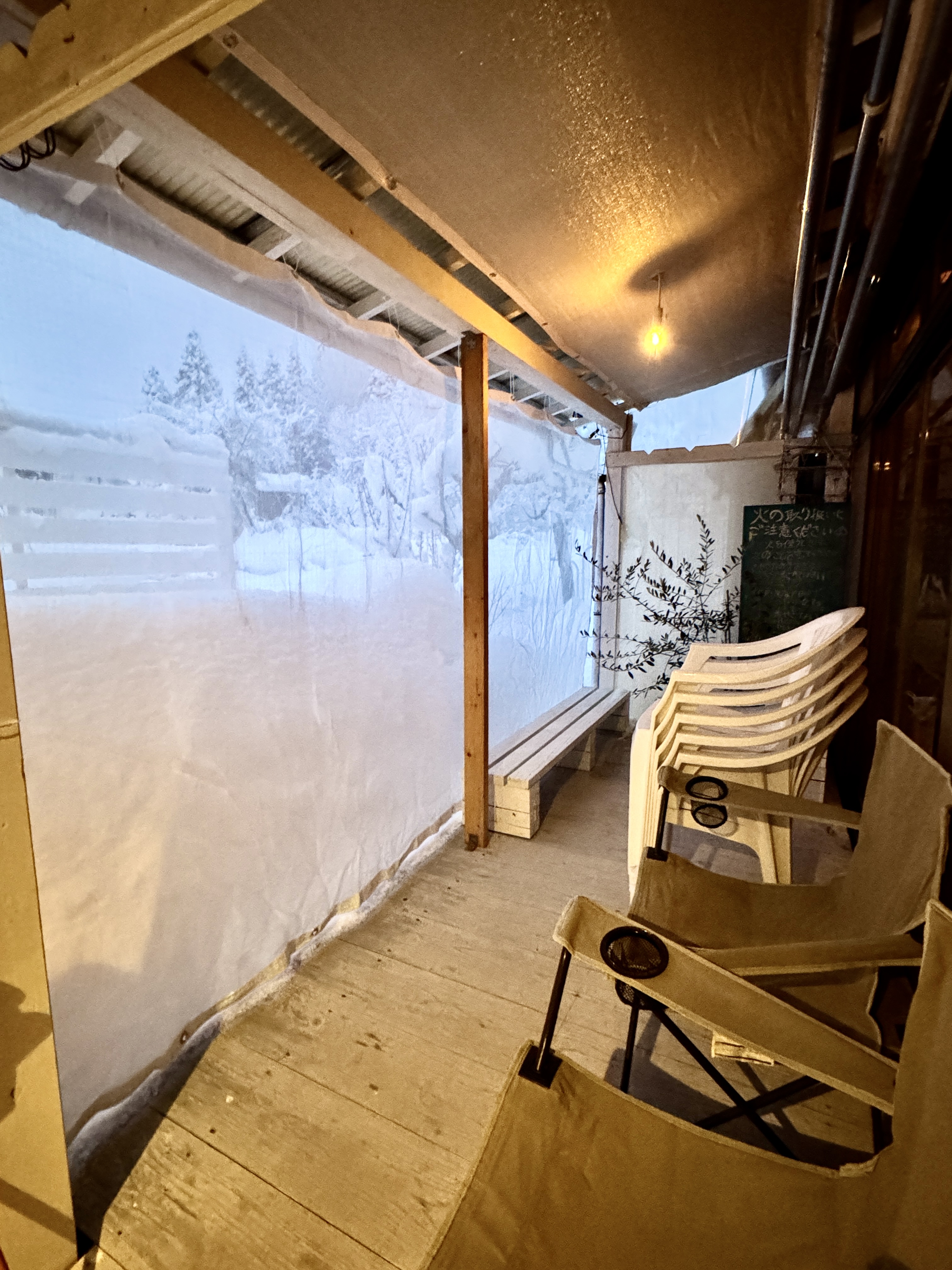 冬の屋外デッキ