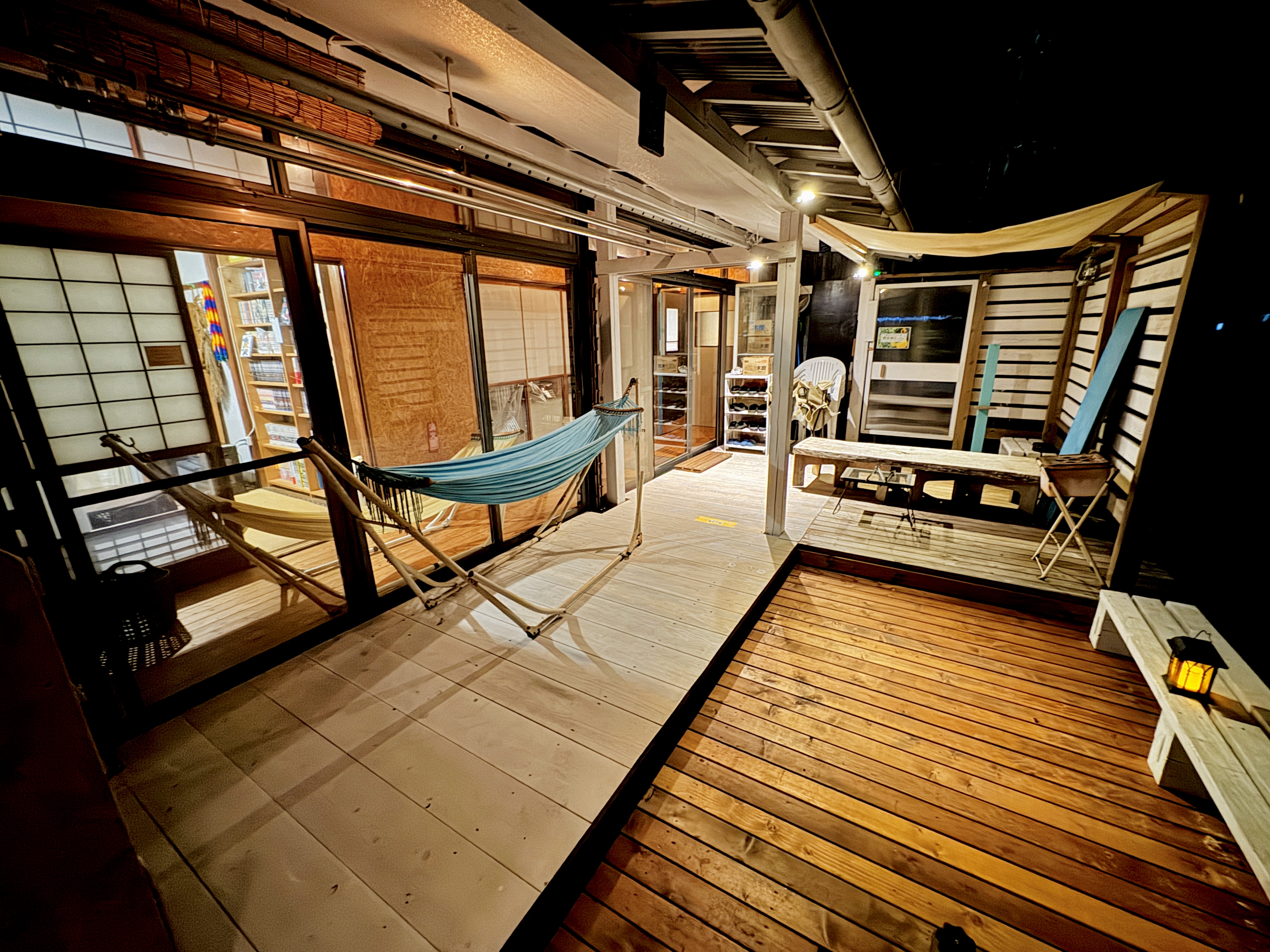 屋外デッキ（BBQエリア）