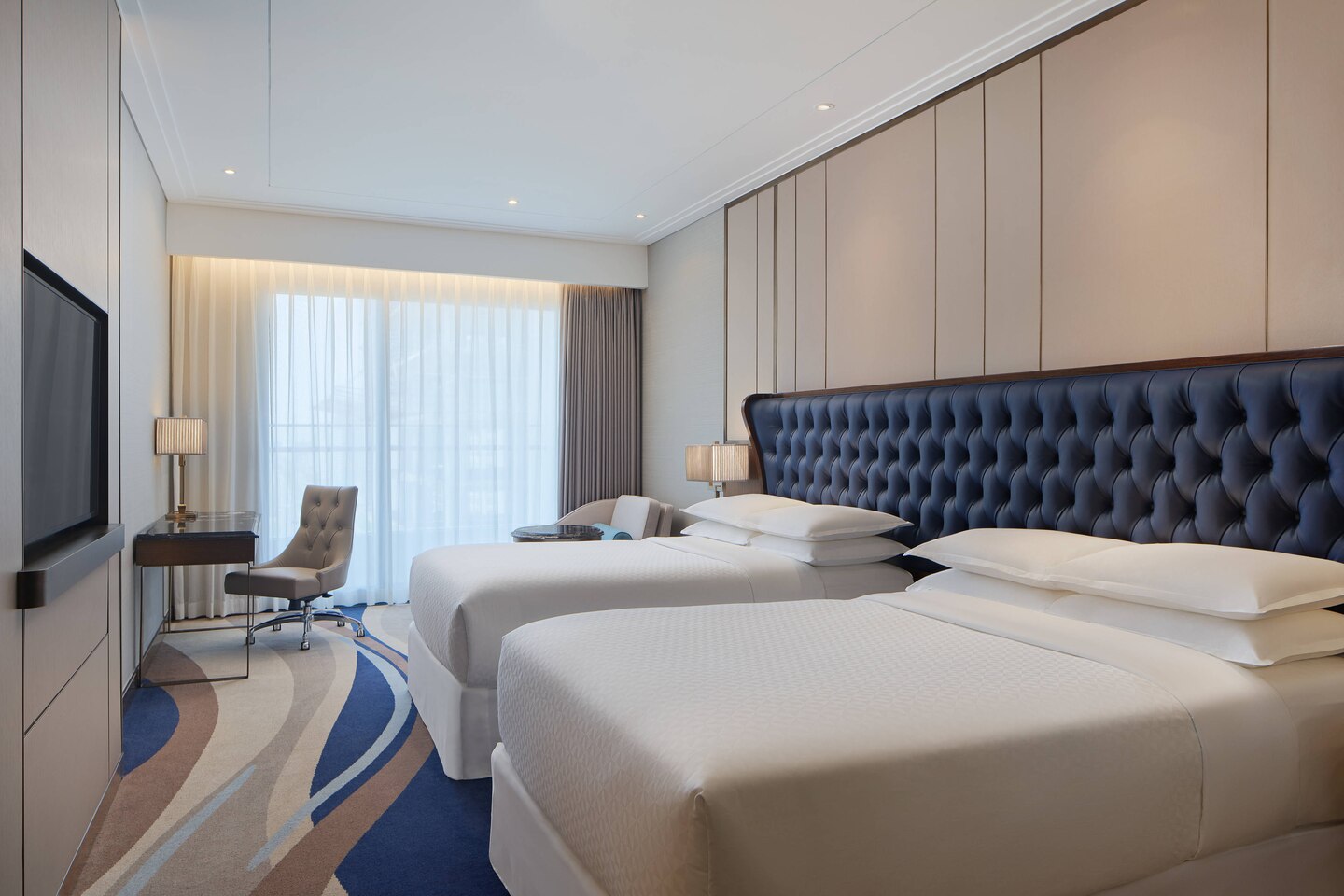 Queen Panoramic Deluxe Ocean View