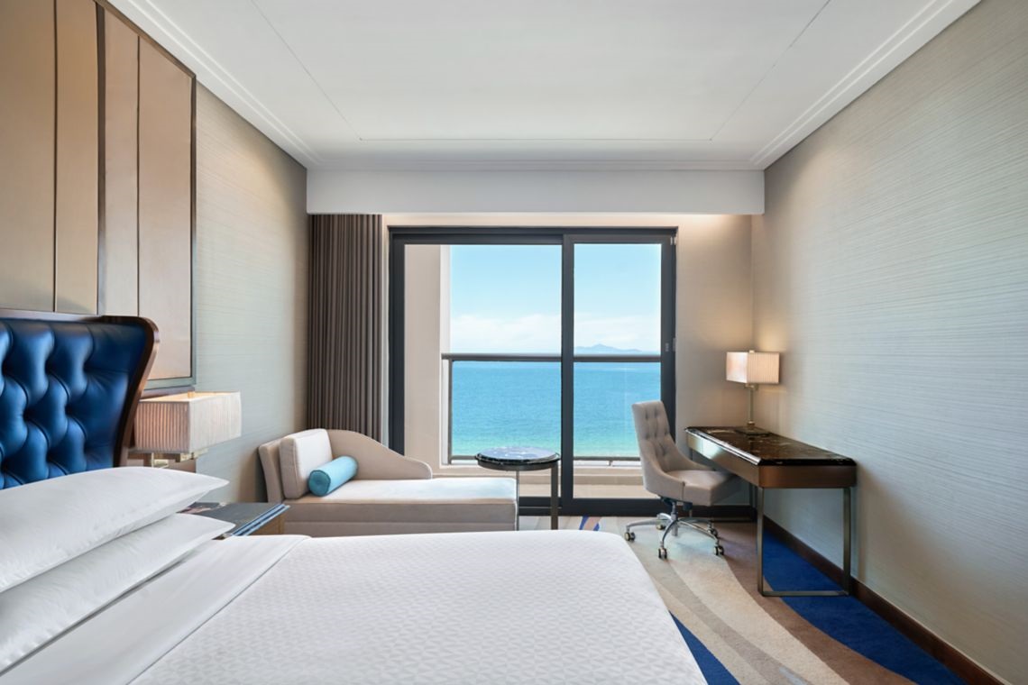 Panoramic Deluxe King Ocean view Guest room