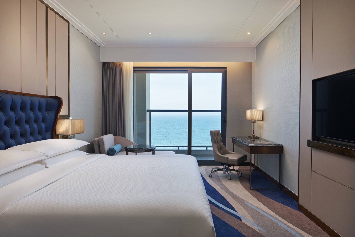 King Panoramic Ocean View