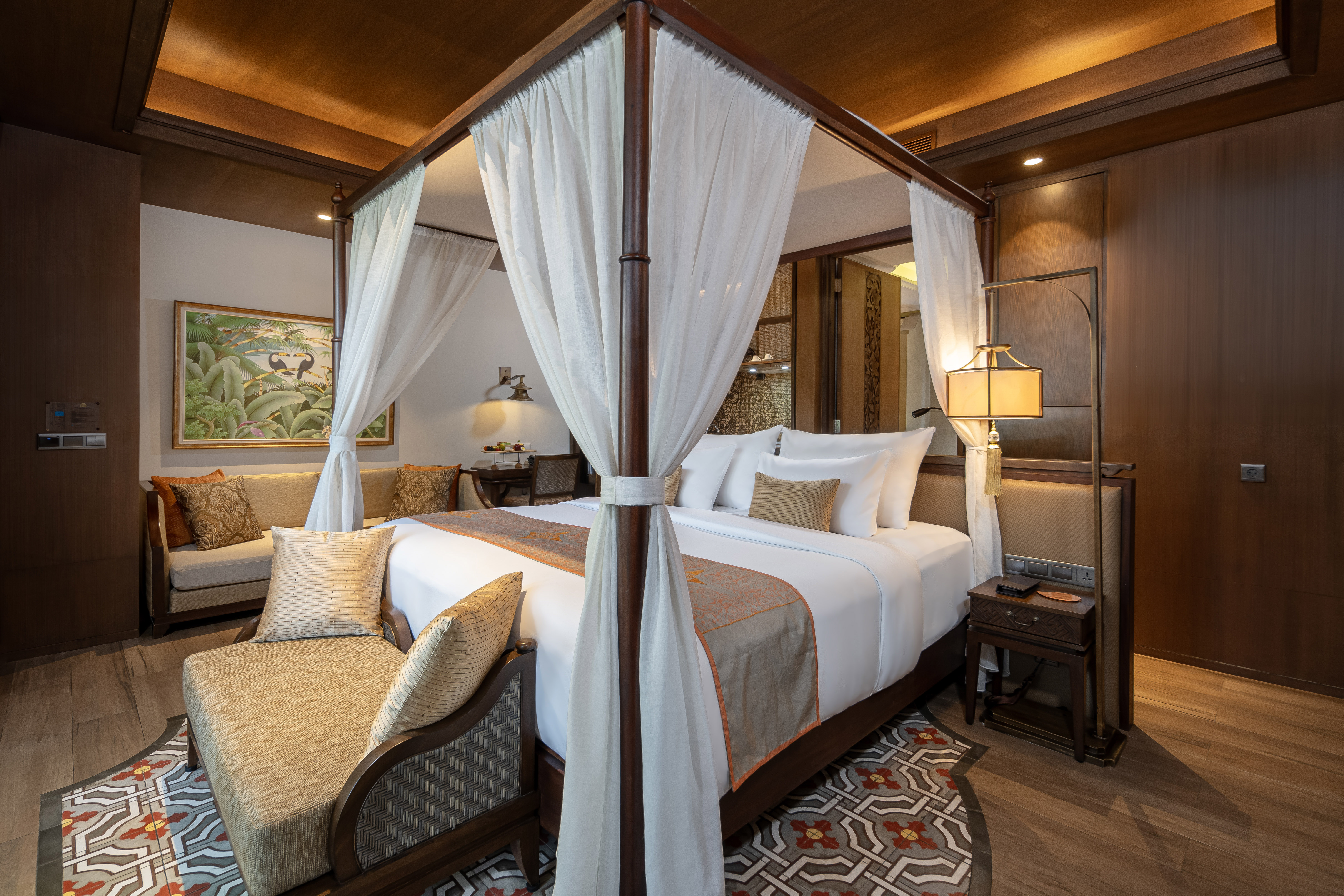 Honeymoon Suite