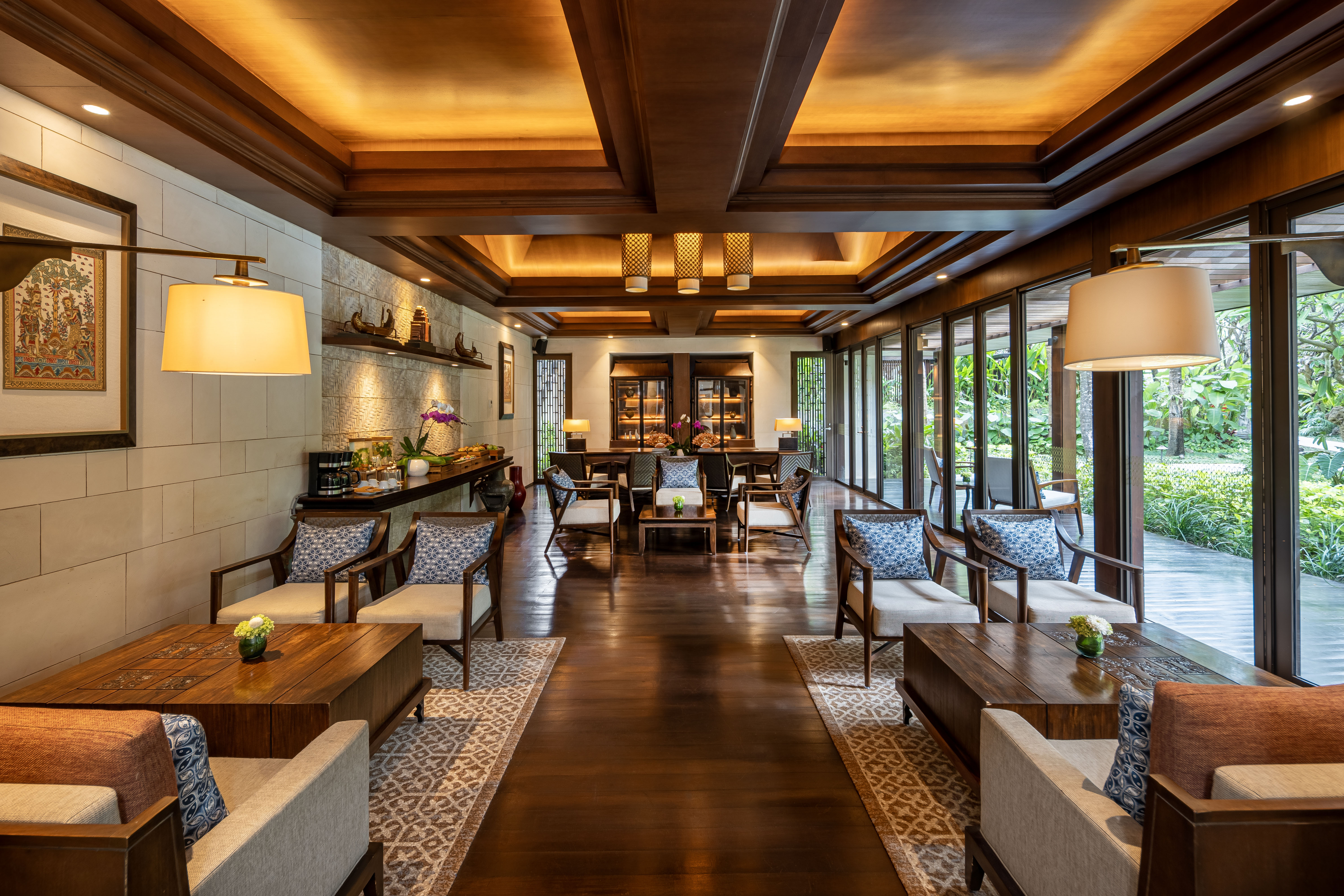 Suites Lounge