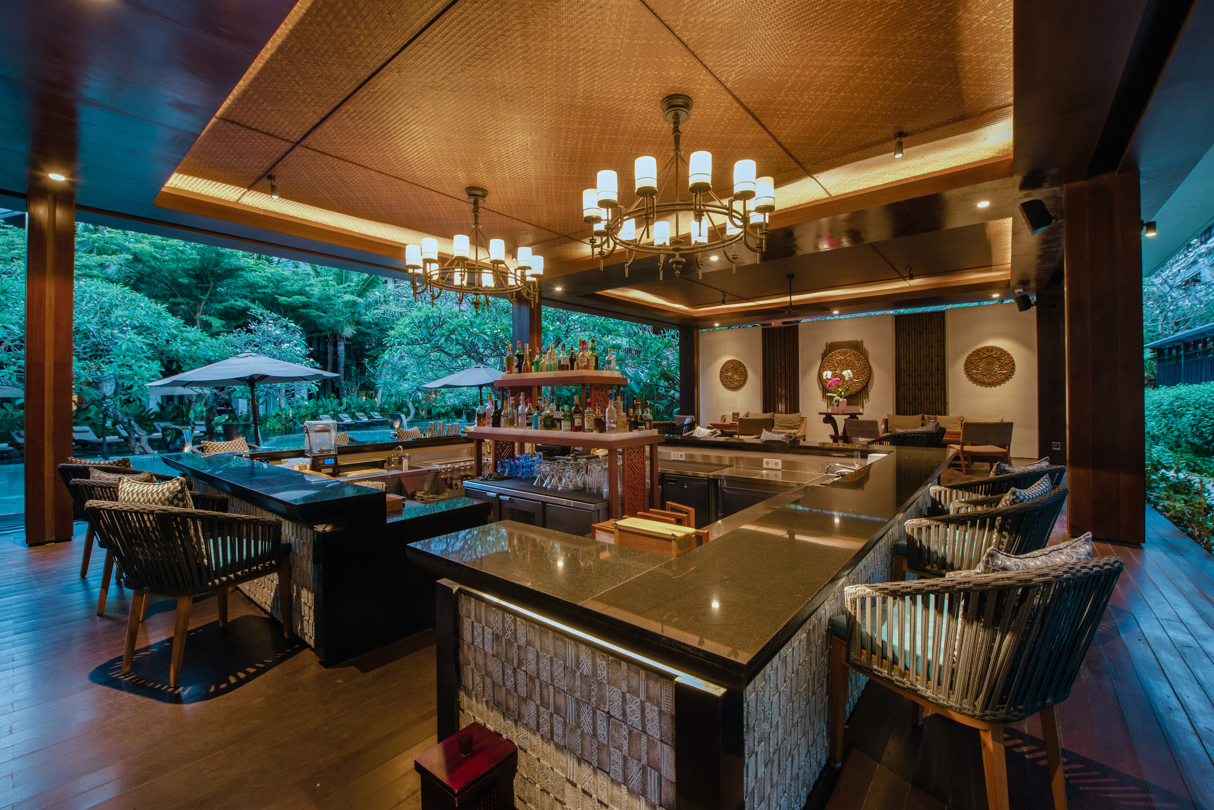 Pool Bar