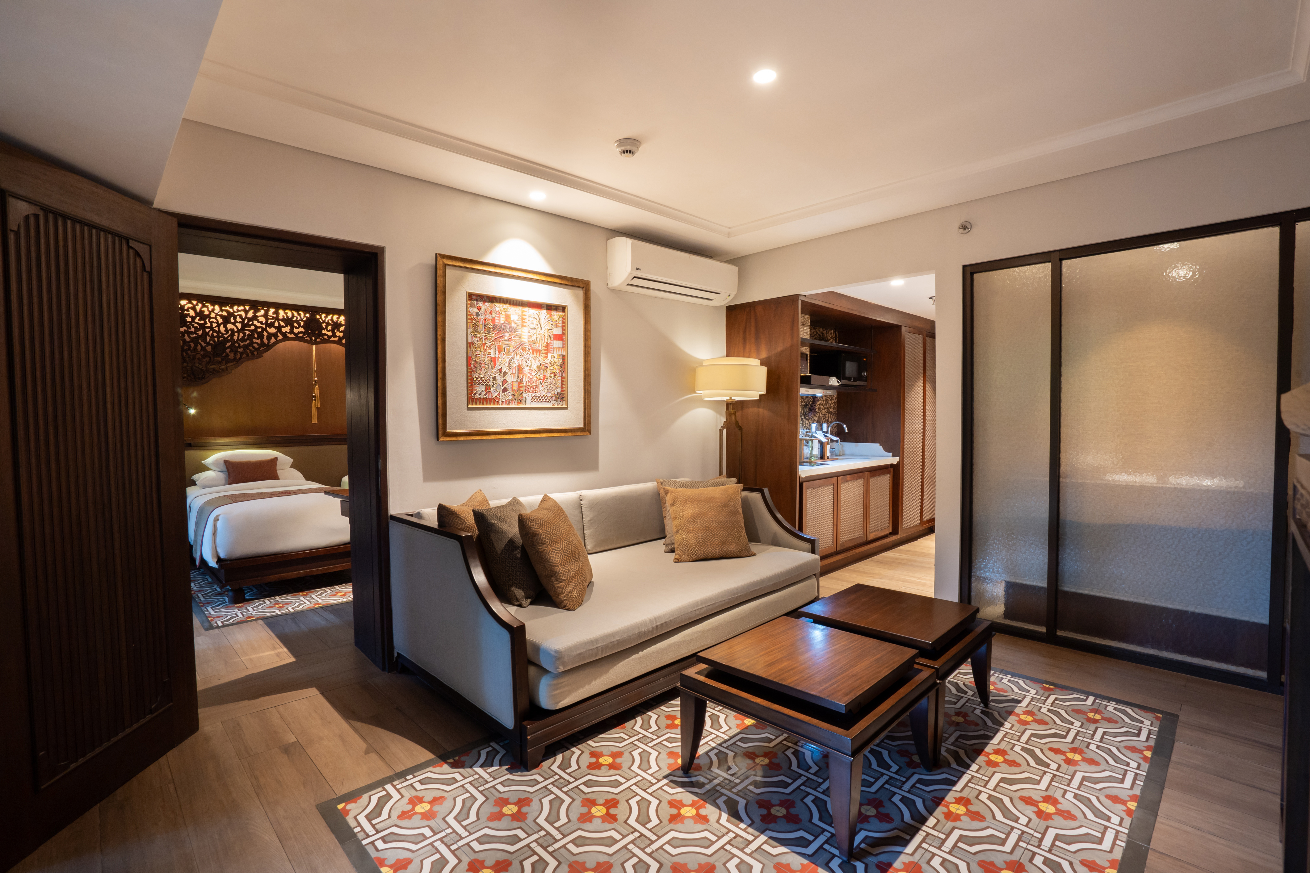 Royal Fam Suite Interconnecting Room