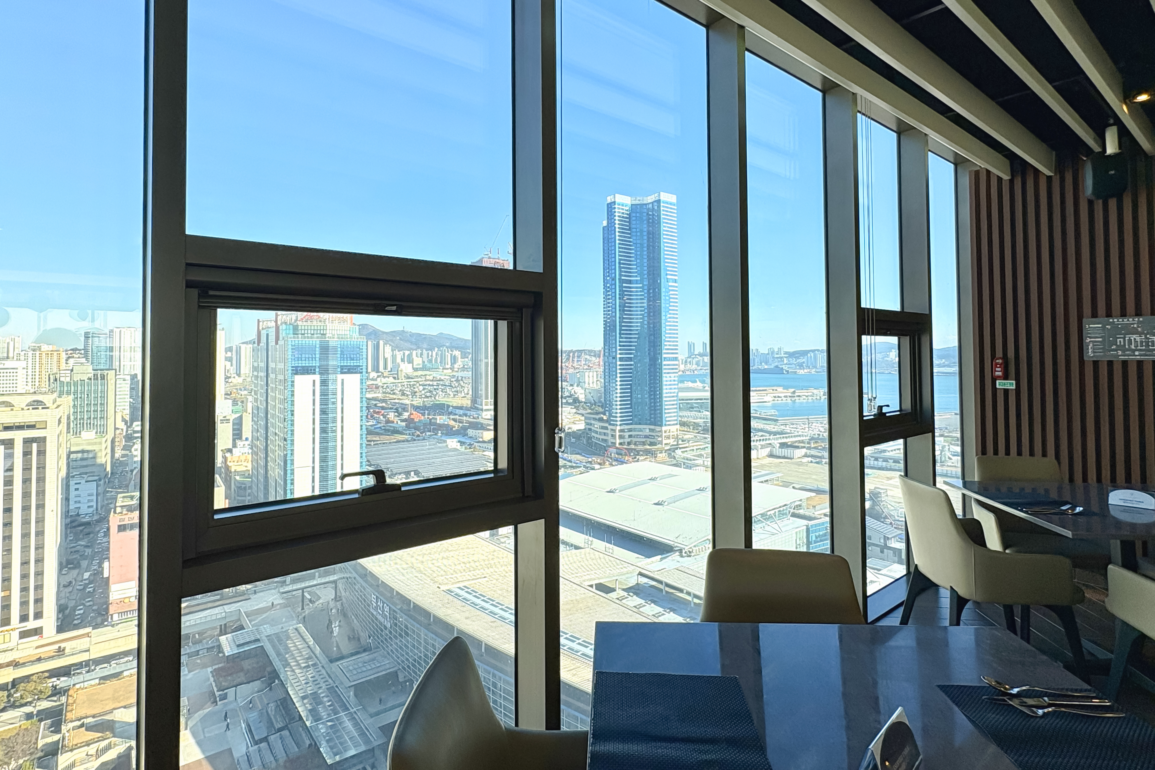 レストラン「Alive」