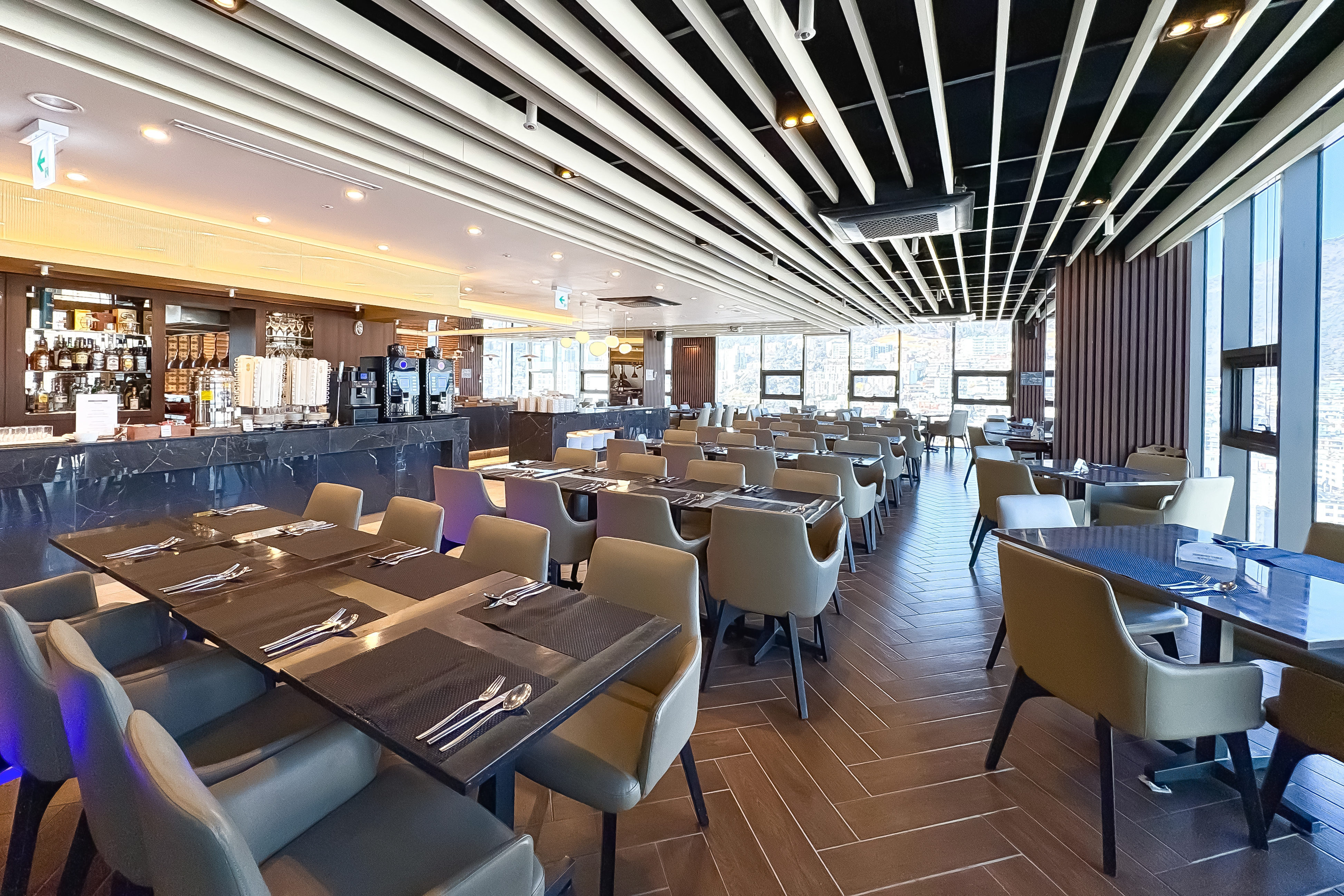 レストラン「Alive」