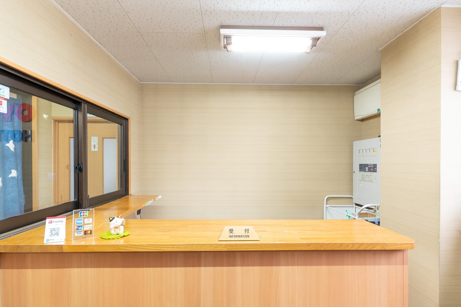 フロントは隣接している大渡パンション1階での受付となります。