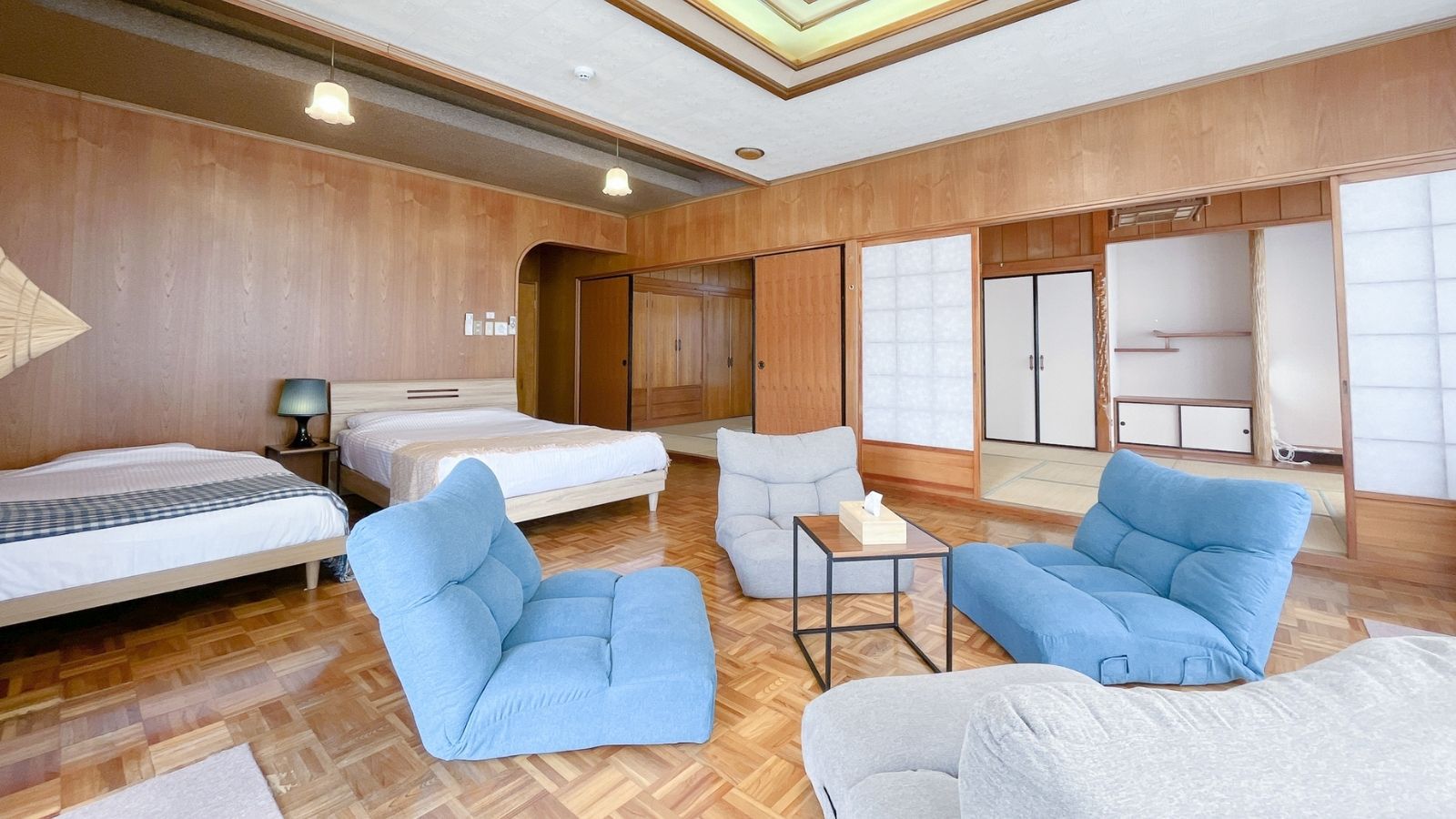 【ROOM3A】最大9名｜ベッド2＋｜バストイレ付｜64平米