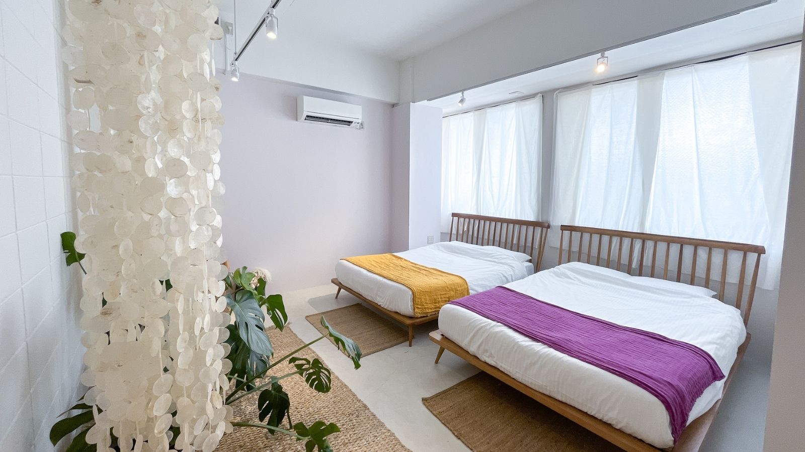 【Jo-To】2つのダブルベッドがある、日当たりのよい個室のお部屋です。定員は4名様です。