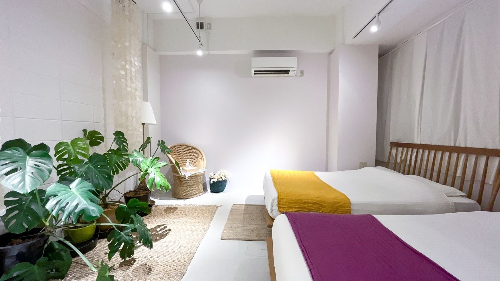 【Jo-To】2つのダブルベッドがある、日当たりのよい個室のお部屋です。定員は4名様です。