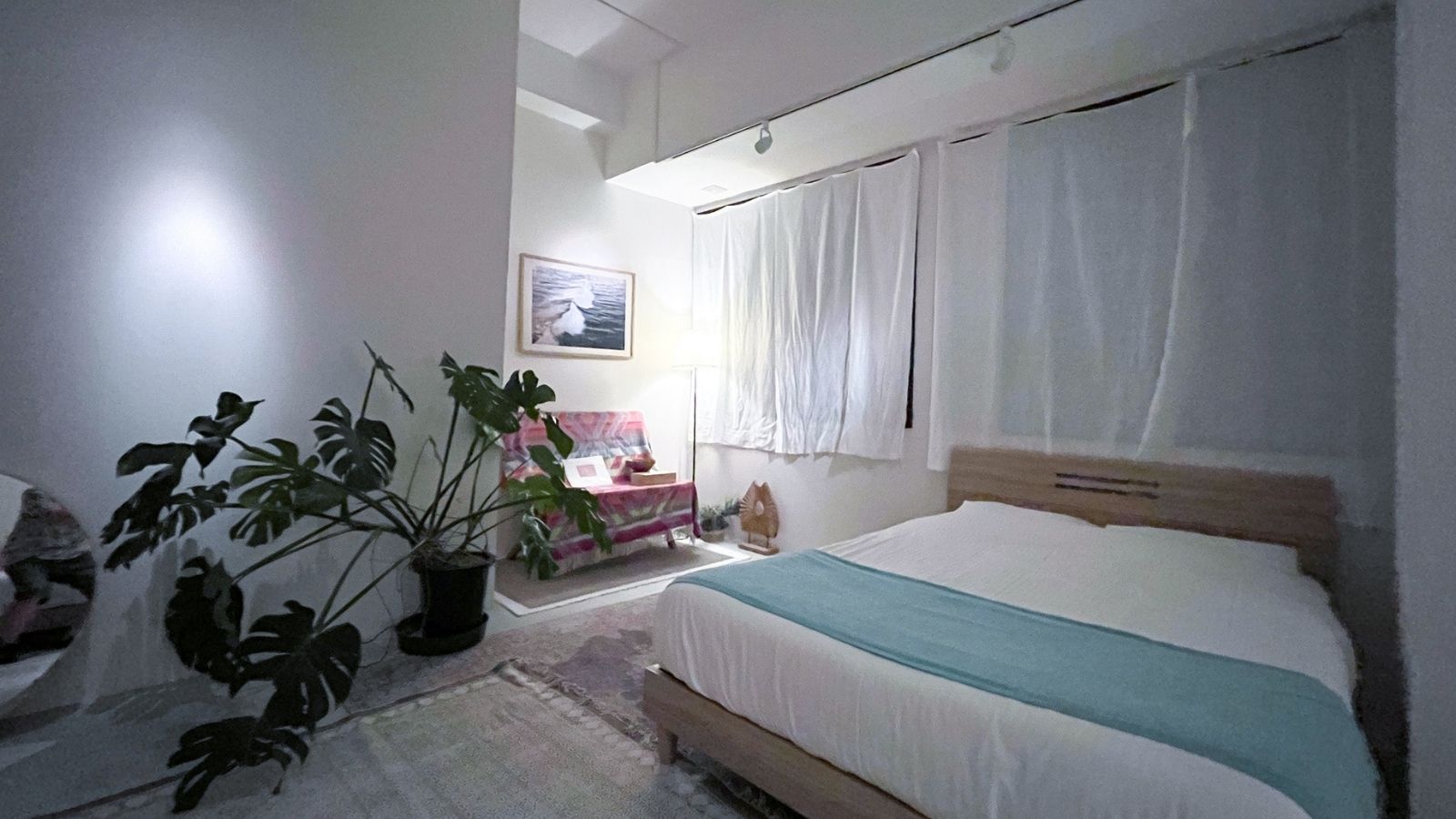 【YuTASHIKu】ダブルベッドが2台とシングルベッドが1台があります。定員は5名様です。