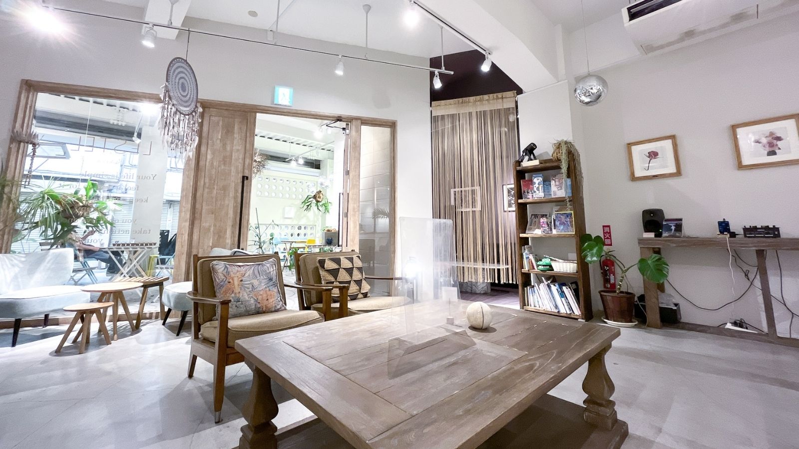 【CAFE】ホテル併設のCAFE＆BAR