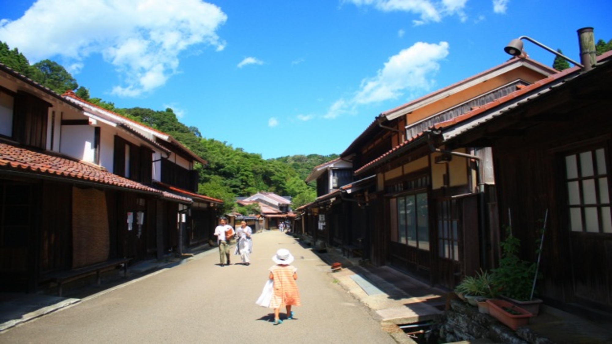 【石見銀山】環境に配慮した「自然環境と共存した産業遺跡」。当館より車で1時間30分。