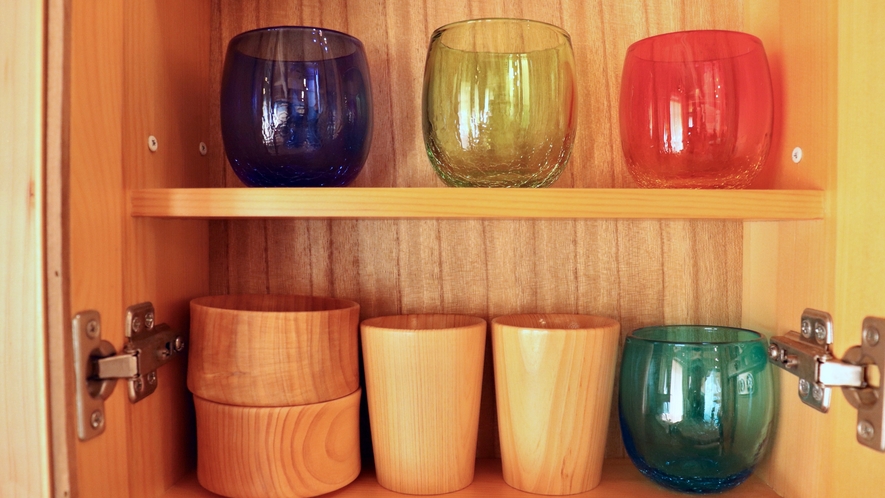 食器類／沖縄らしい琉球グラスや感じの良い木製の食器
