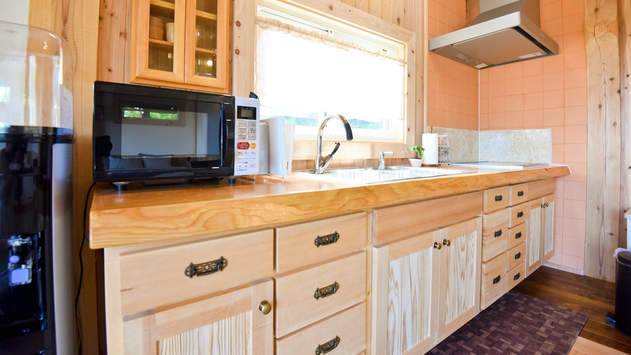 キッチン／オーナー手造りの木製オリジナルキッチンは世界に一つだけ