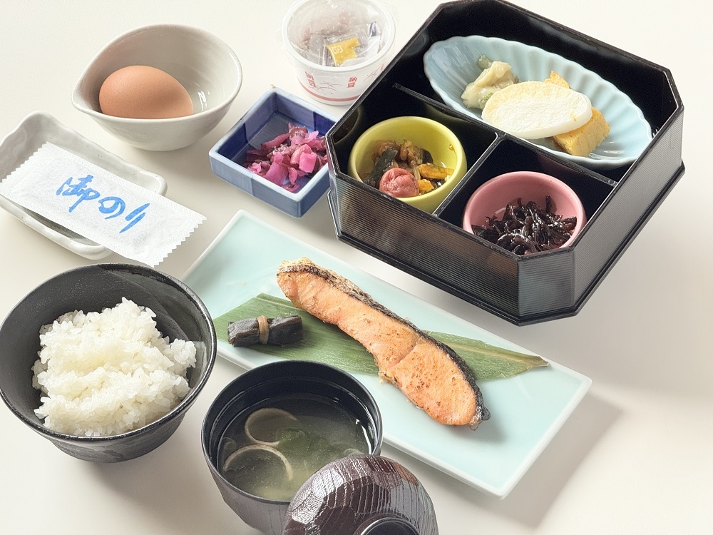 【温泉・朝食付】ビジネス利用歓迎！風光明媚なゴルフ場併設のクラブハウスのロッジに滞在