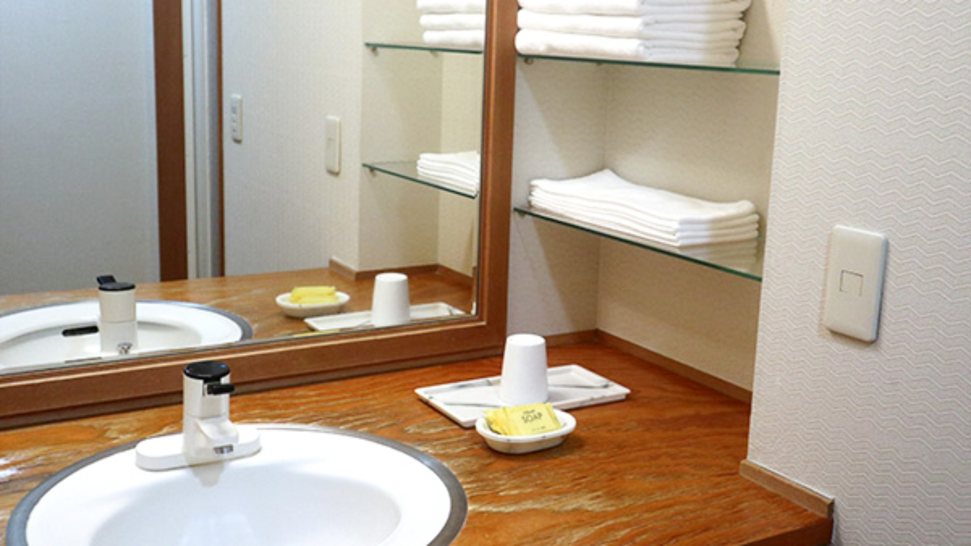 ・【和室/洗面台】清潔感のある洗面所。タオルもご用意しております