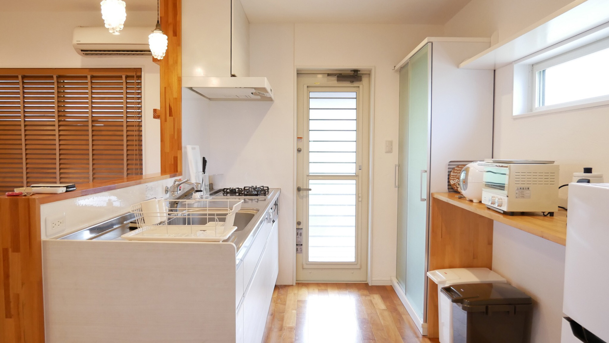 ・【キッチン】ガスコンロや冷蔵庫、電子レンジ等の調理家電を設置