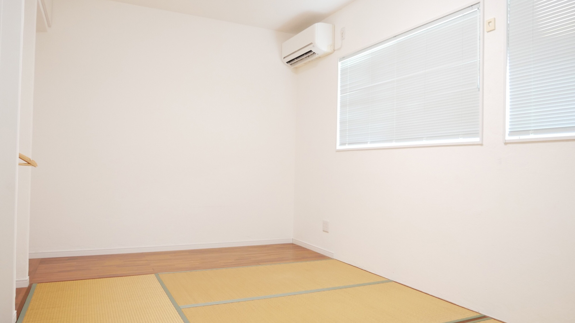 ・【お部屋】8.5畳の明るい空間。エアコンも完備しており快適に過ごせます