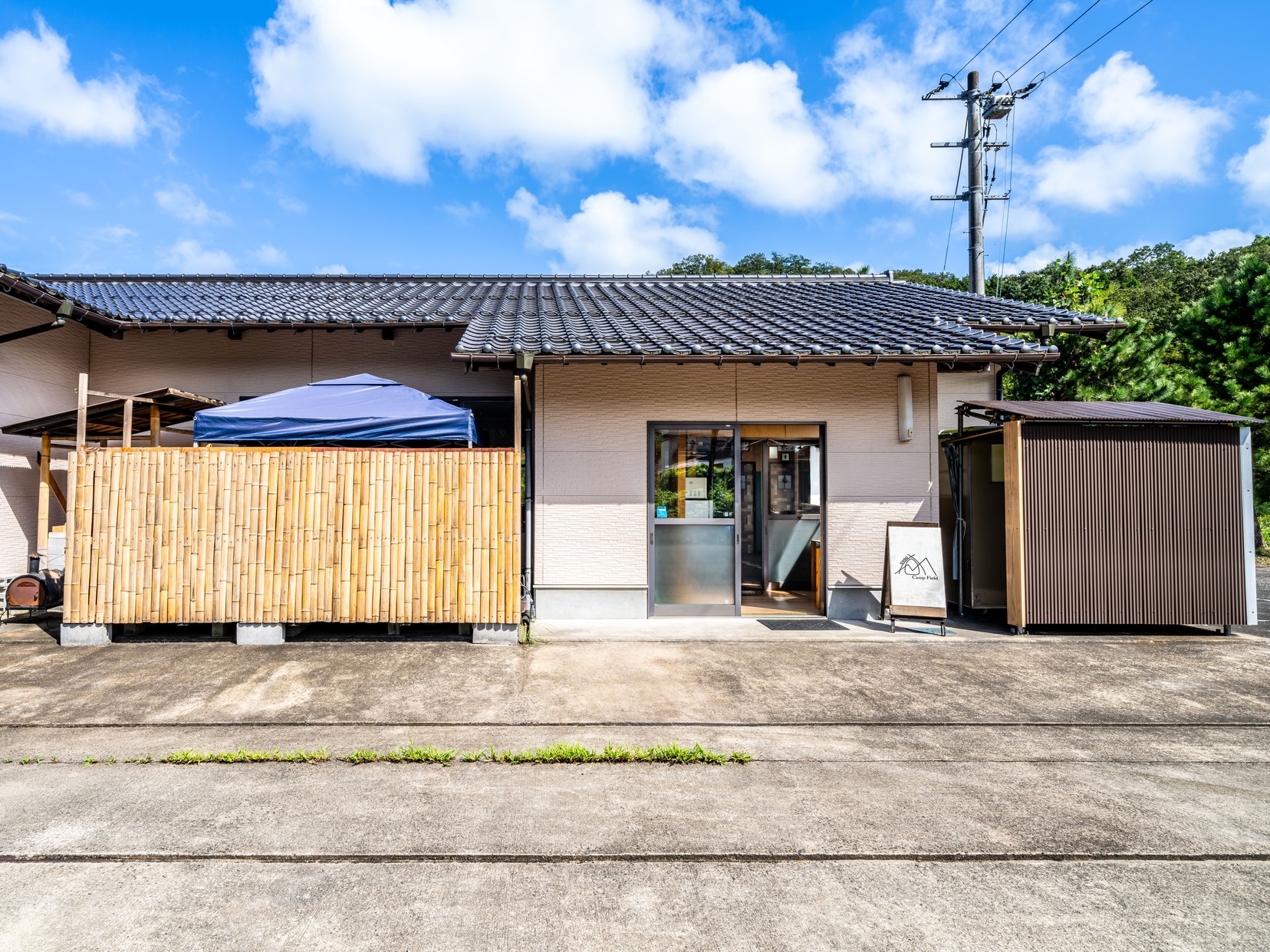 全天候型プライベートキャンプ場