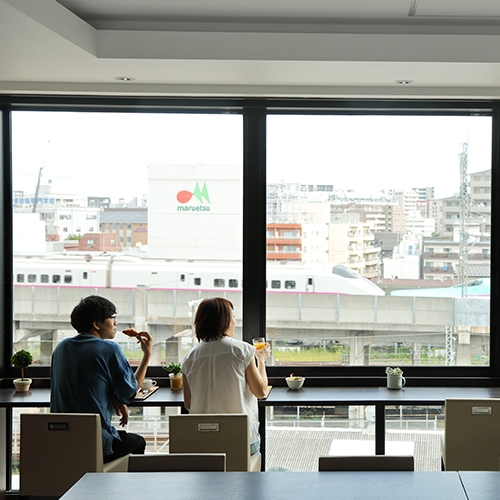2019年10月オープン！新幹線を眺めるカフェで朝ごはん☆東京滞在に便利な駅近ホテル（朝食付）