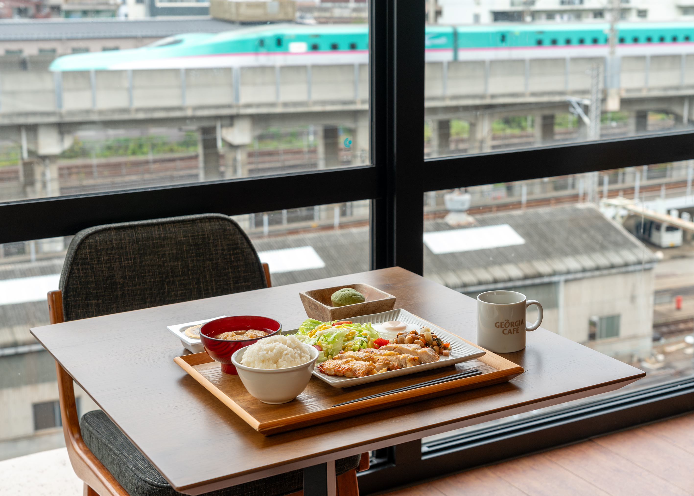 鶏ステーキと電車