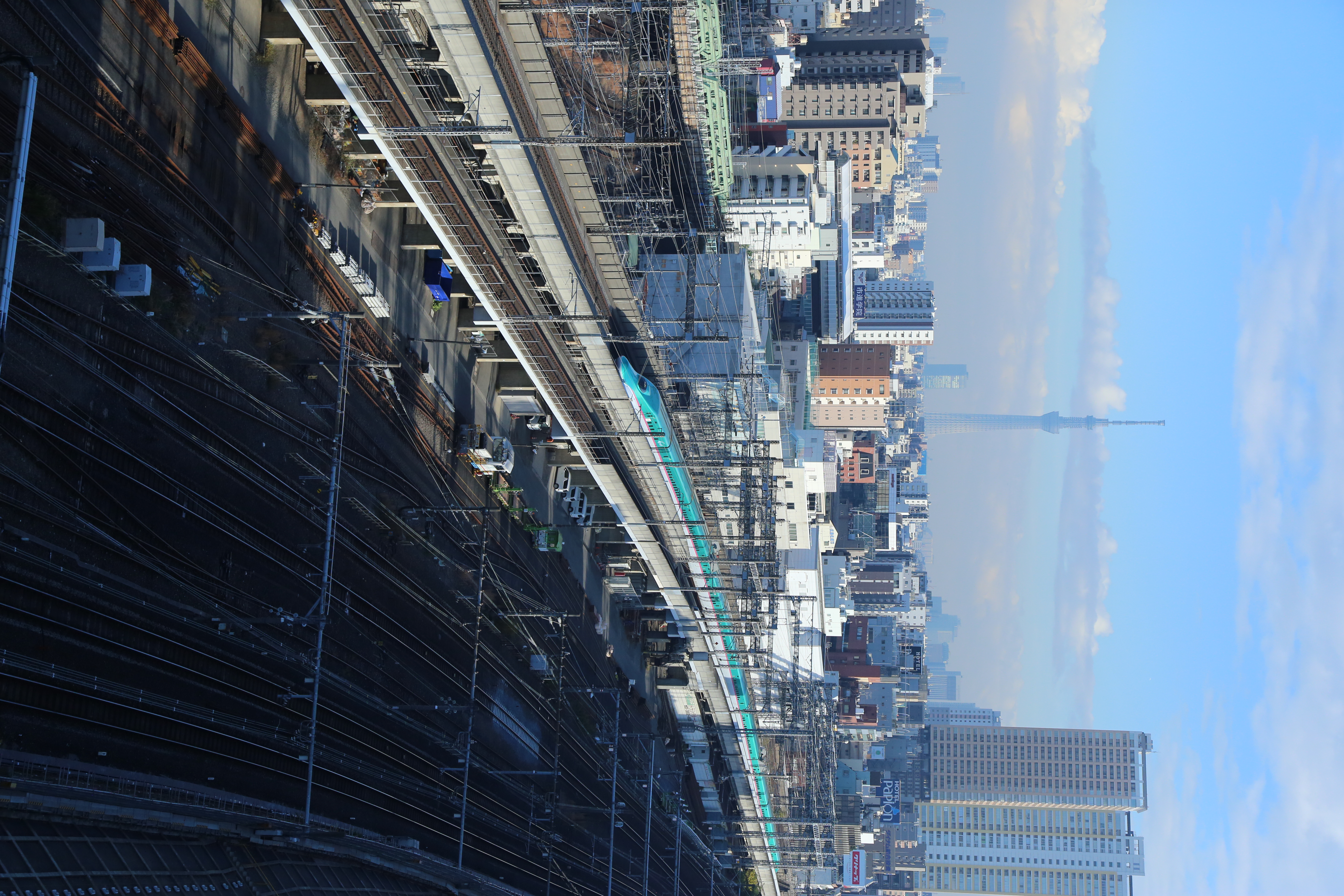 新幹線とスカイツリー