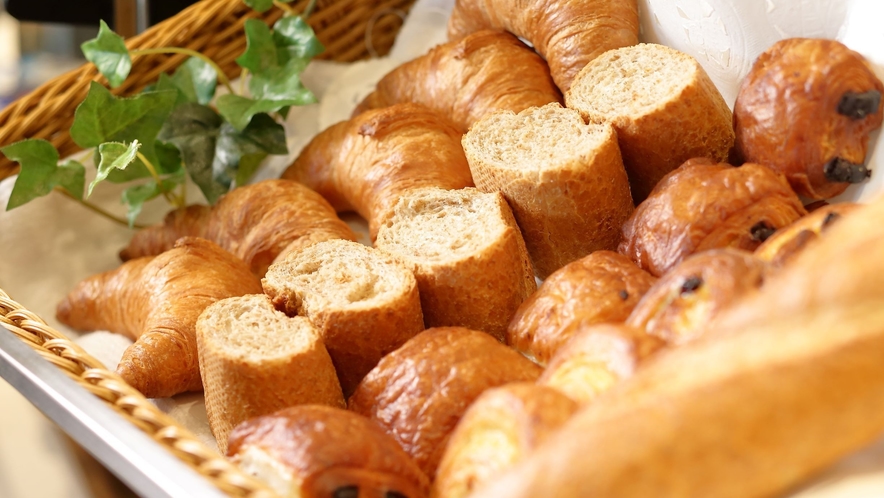 【朝食バイキング】焼き立てパン