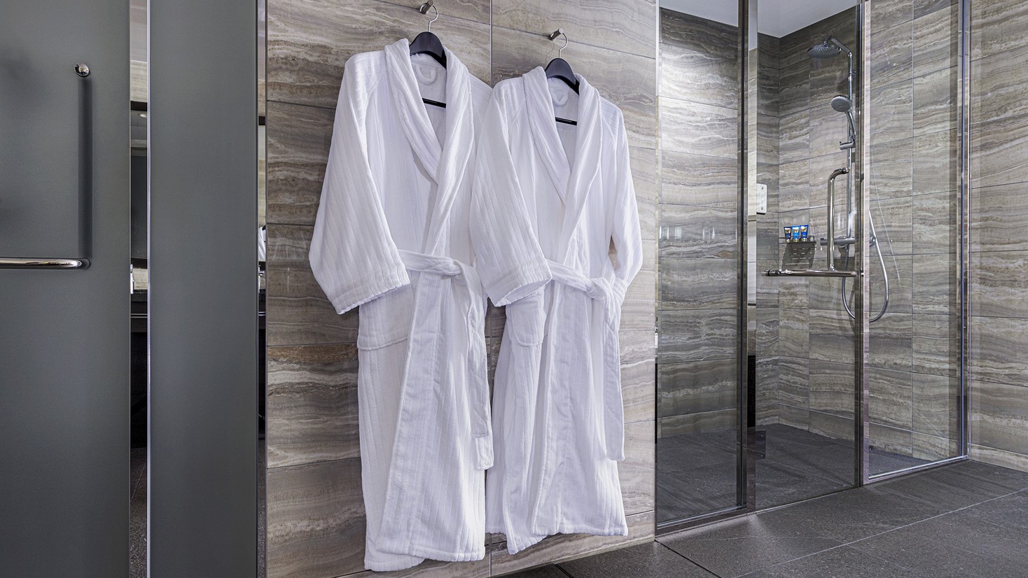 プレミアスイート　バスローブ