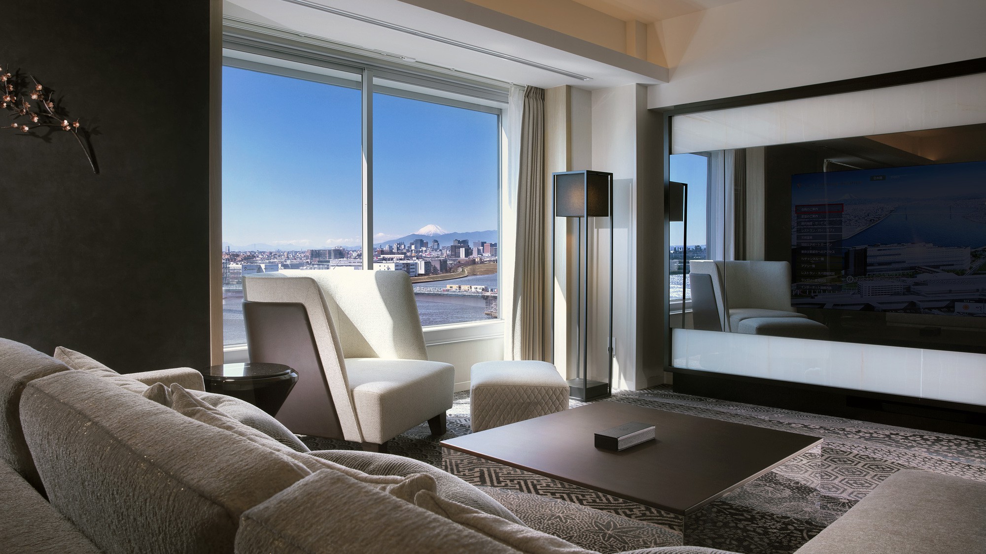 フォンテーヌスイート 173㎡ ワイドキングサイズベッド(幅200cm)