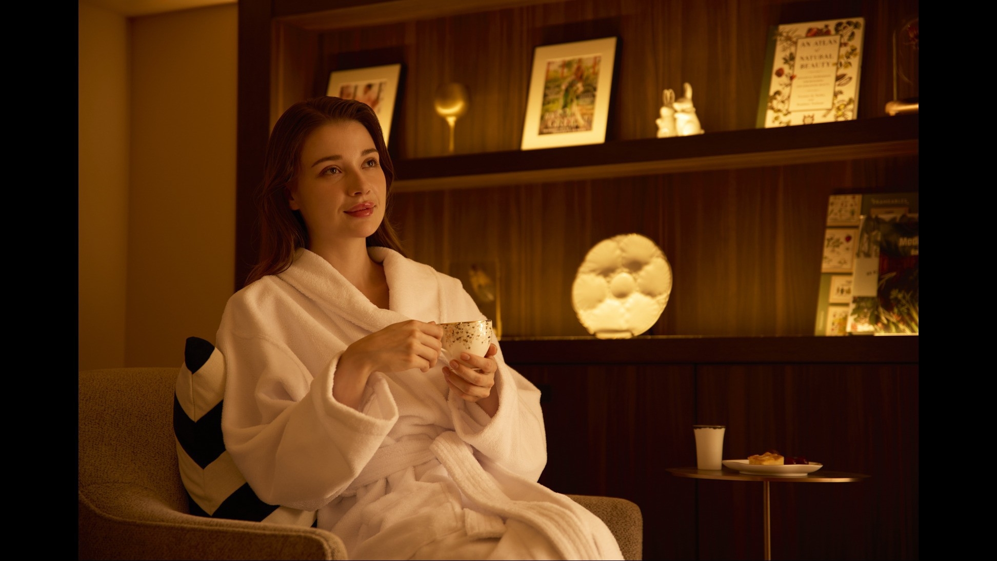 ◆ELLE　SPA◆ボディ＆フェイシャルトリートメント150分【選べる9~19時30分チェックイン】