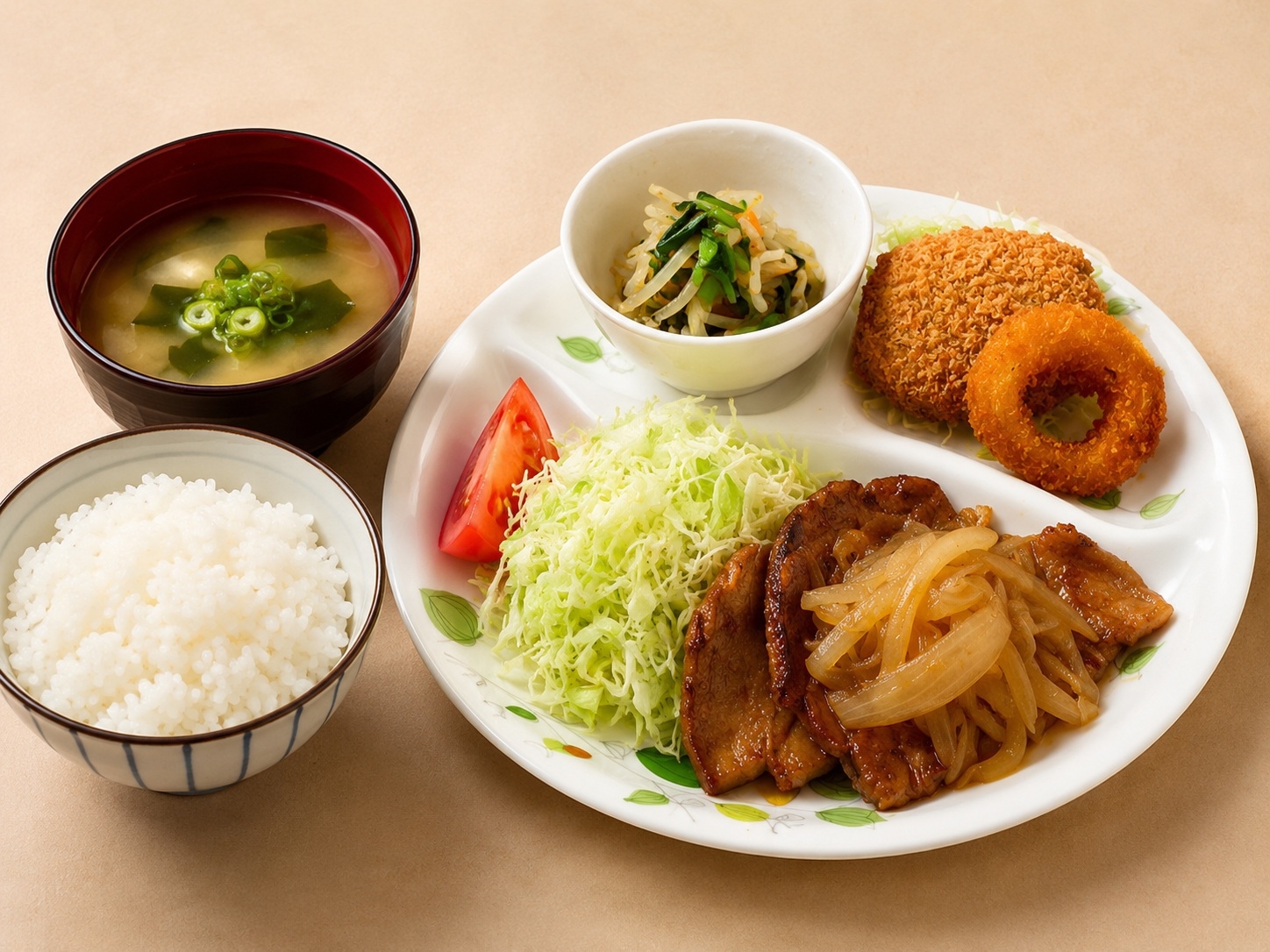 【限定2食付きプラン】今だけ朝食だけでなく夕食付のプランが割引中！日替わり夕食を是非ご堪能下さい。