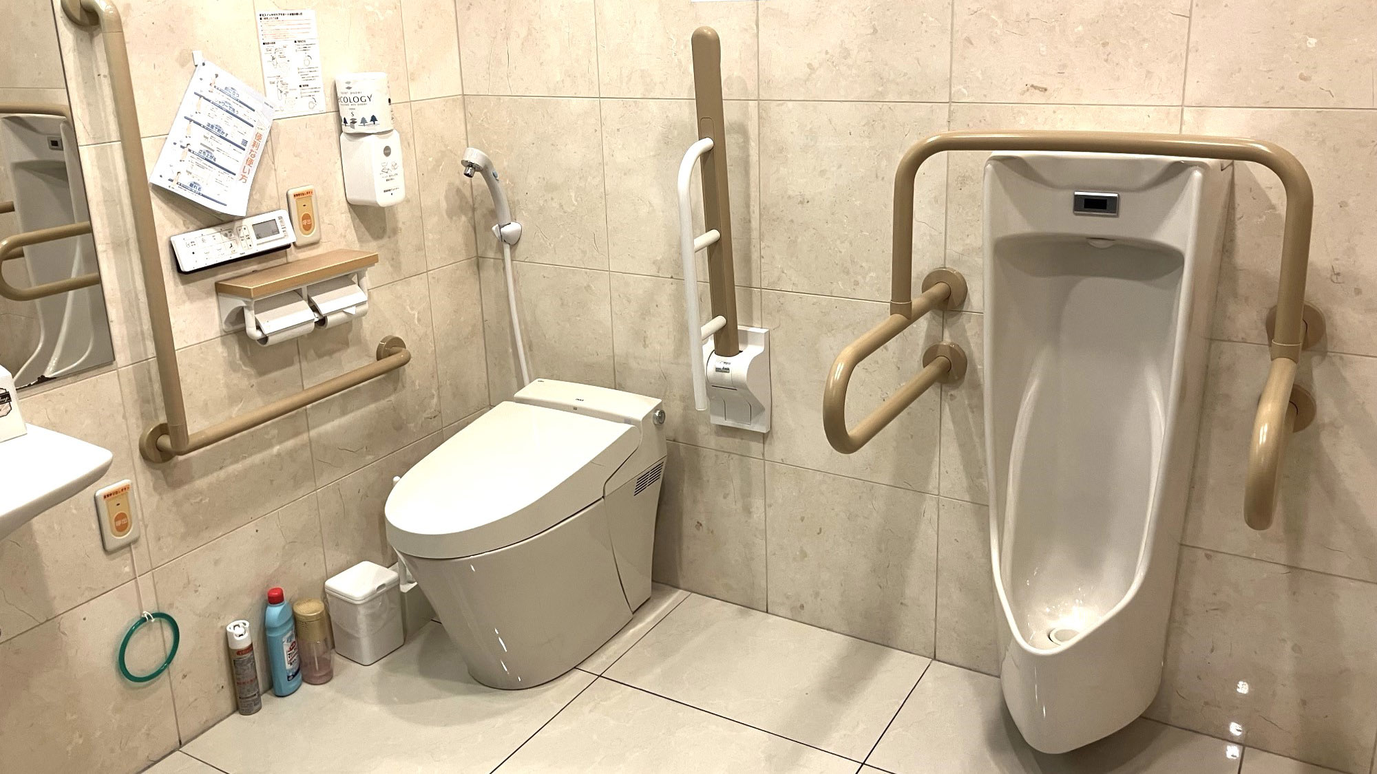 車いすトイレ（ロビー）
