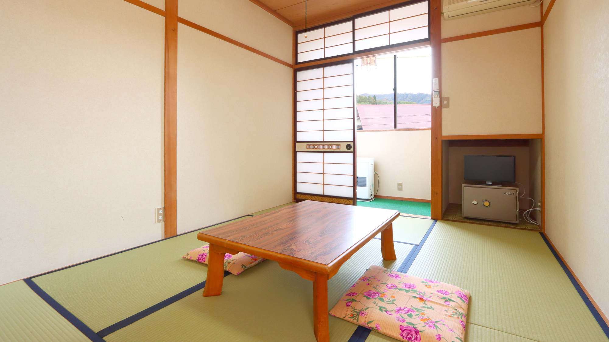 【客室】本館和室6畳